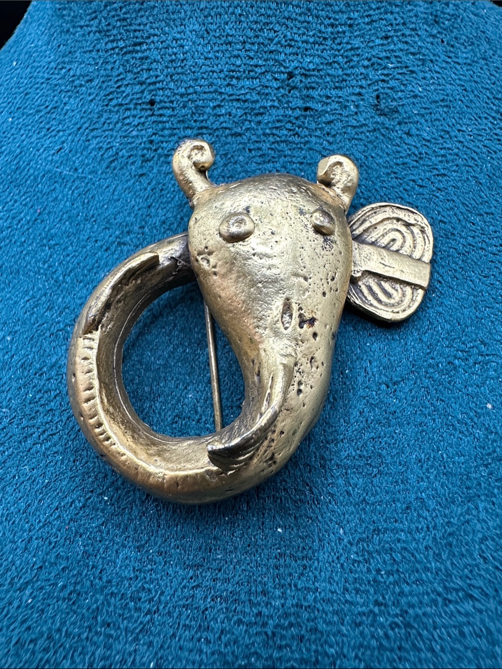 Alva Museum Catfish Brooch - Picture 3 of 12
